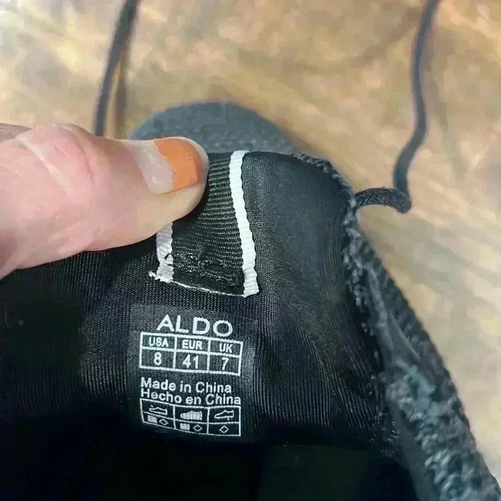 Aldo men’s lace up loafers black/grey size 8. In good preowned condition.